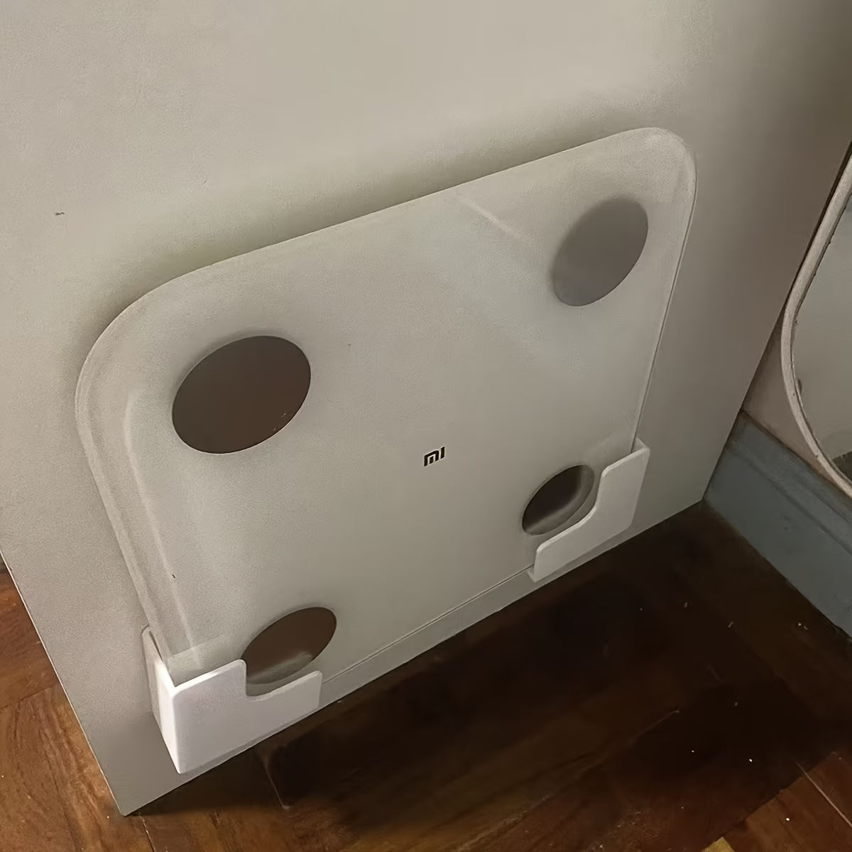 Heavy-Duty Wall-Mounted Scale Bracket