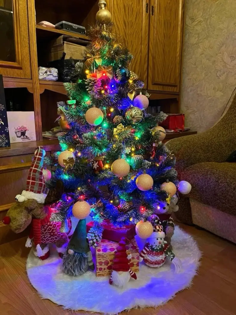 White Plush Christmas Tree Skirt – 77.98cm